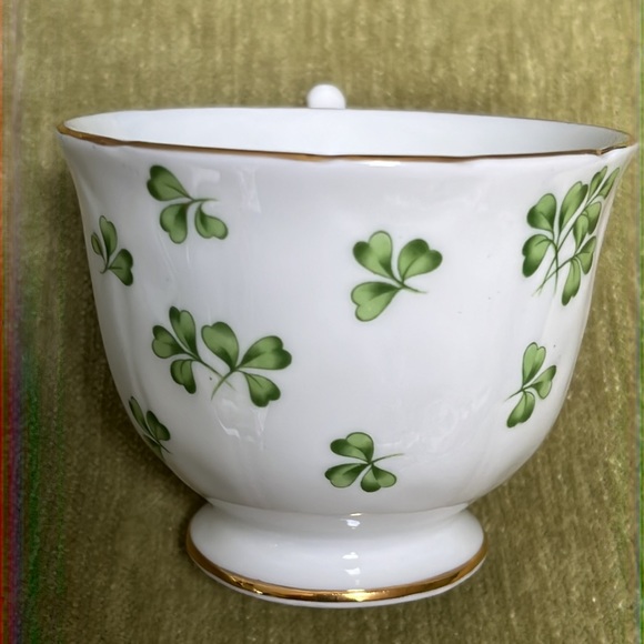 Vintage Aynsley Shamrock Footed Cup & Saucer Crocus Coupe Shape #159 England - Picture 7 of 16